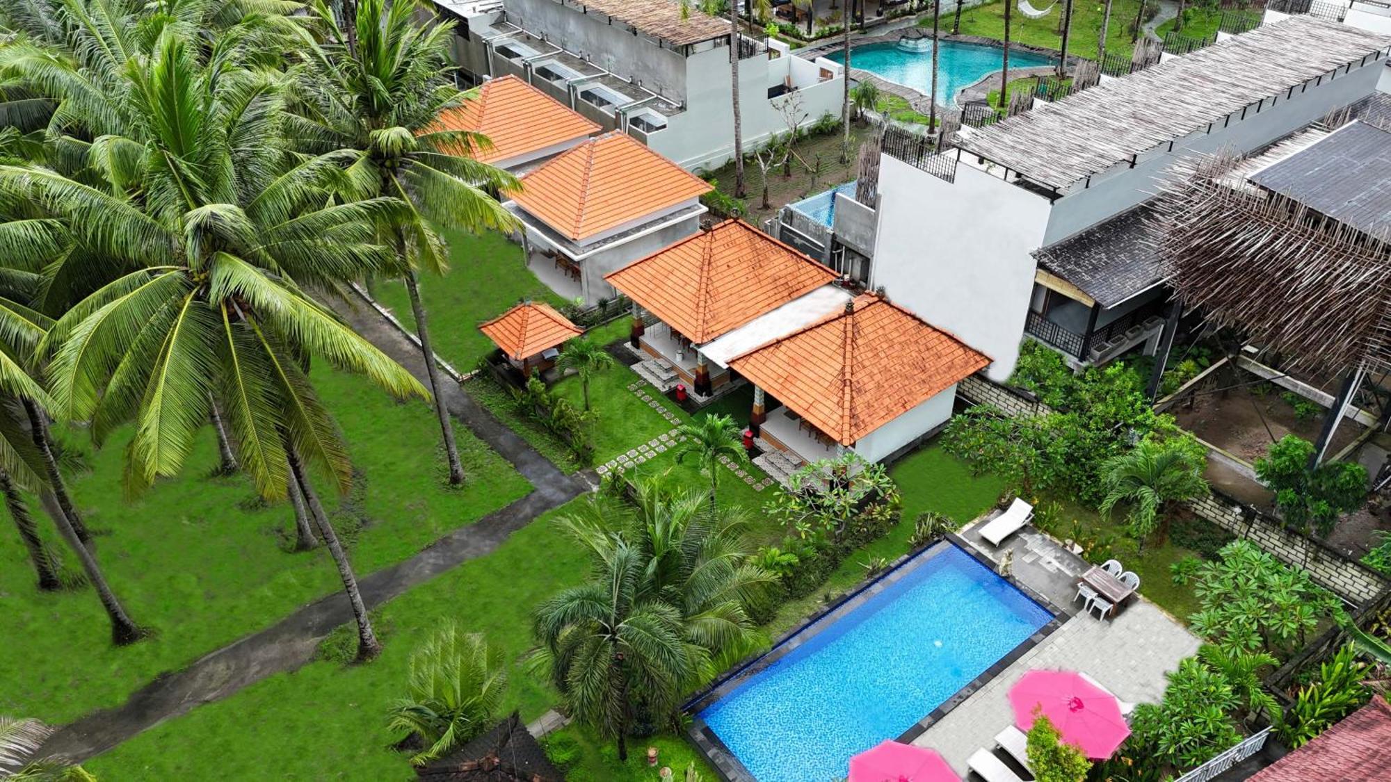 Coconut Hill Cottage Batununggul Ngoại thất bức ảnh